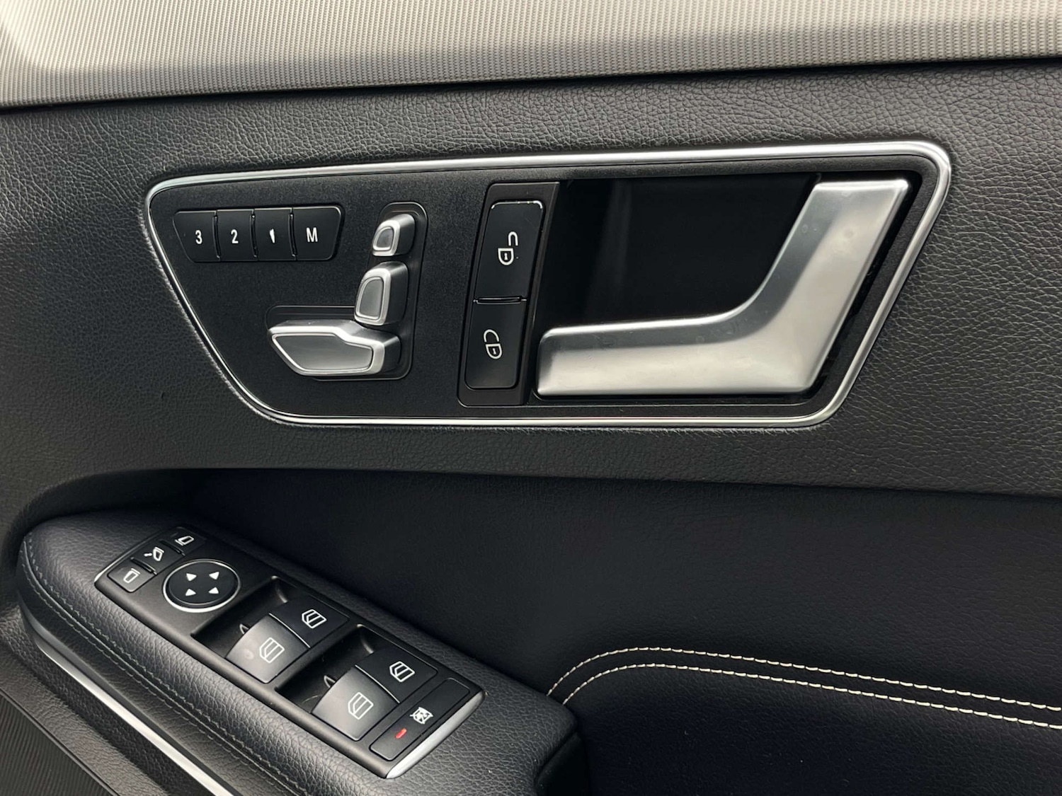 Used Mercedes-Benz E Class 2016 for sale - 77350552: Photo 9