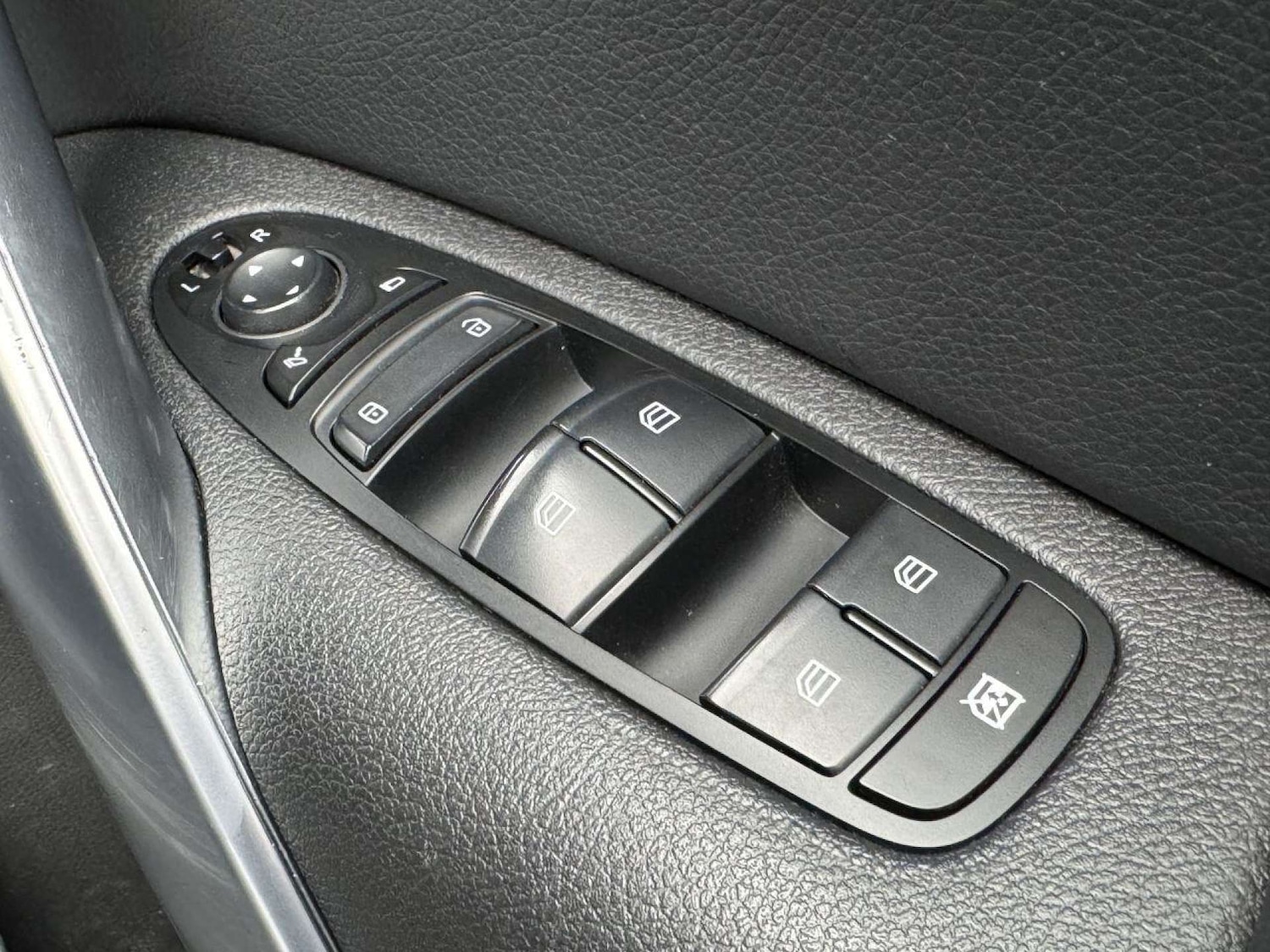 Used Mercedes-Benz X-Class 2018 for sale - 76126429: Photo 37