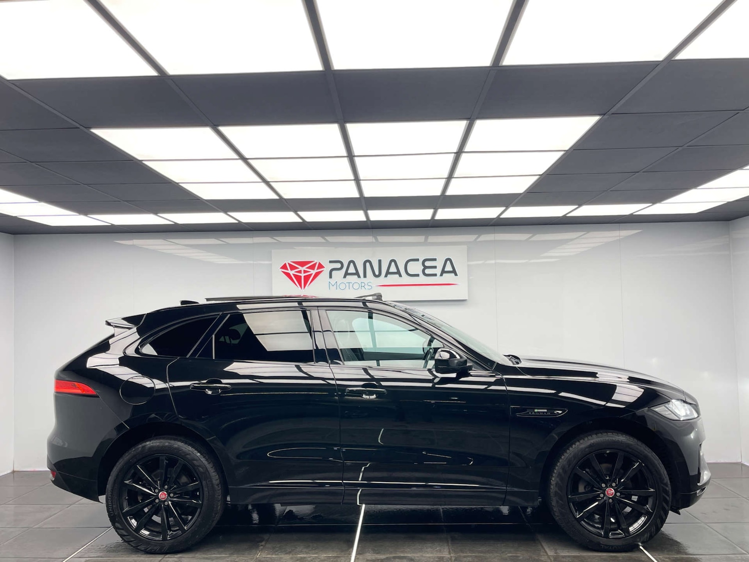 Used Jaguar F-Pace 2019 for sale - 77078998: Photo 2