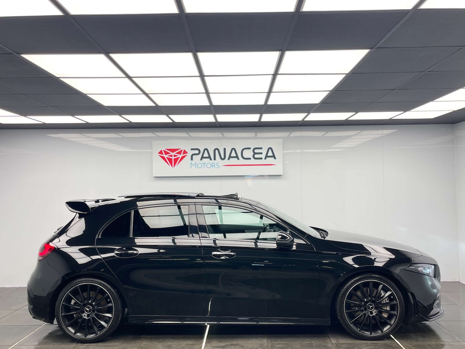 Used Mercedes-Benz A-Class 2019 for sale - 77950363: Photo 2