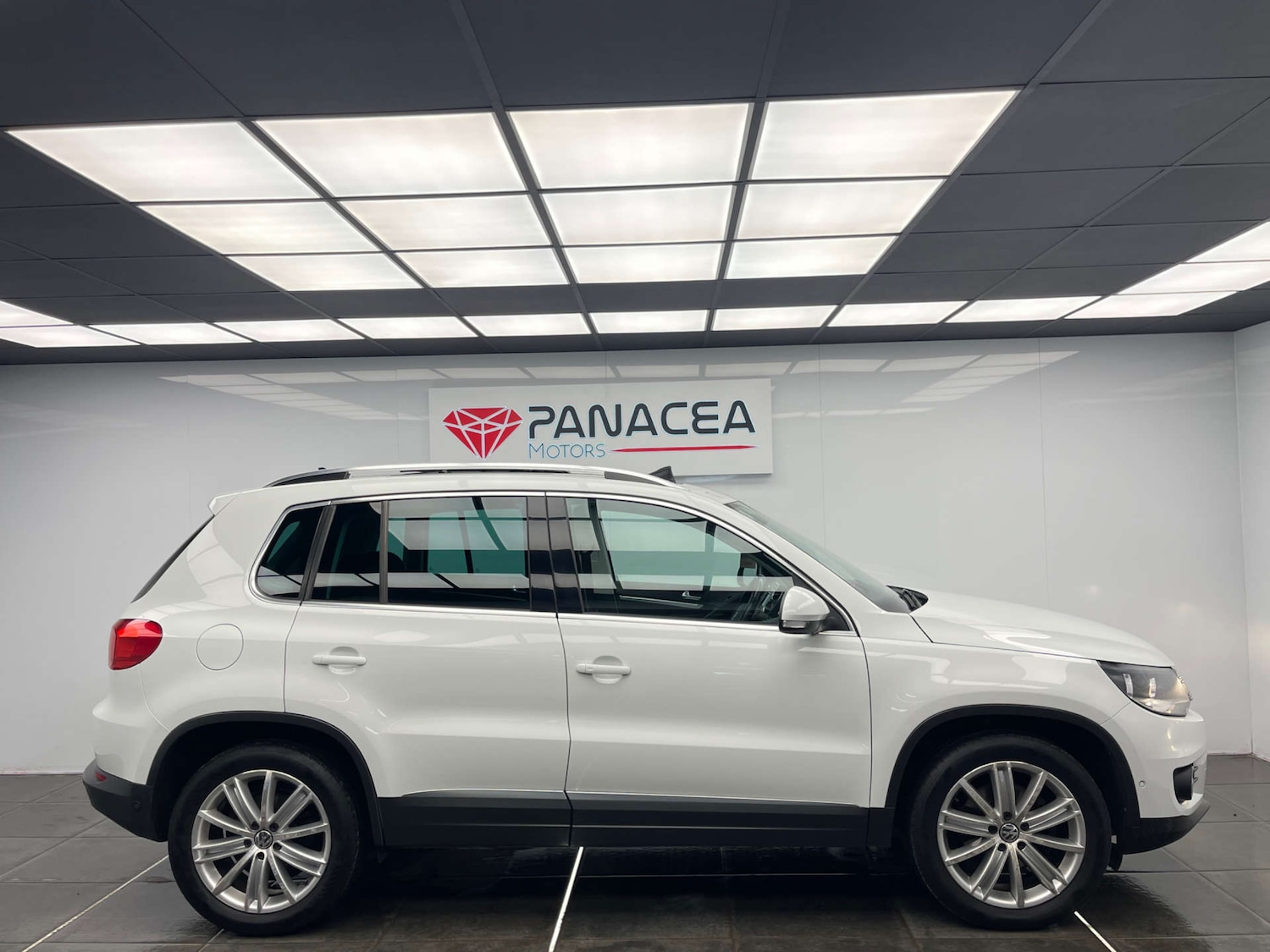 Used Volkswagen Tiguan 2016 for sale - 78198771: Photo 2