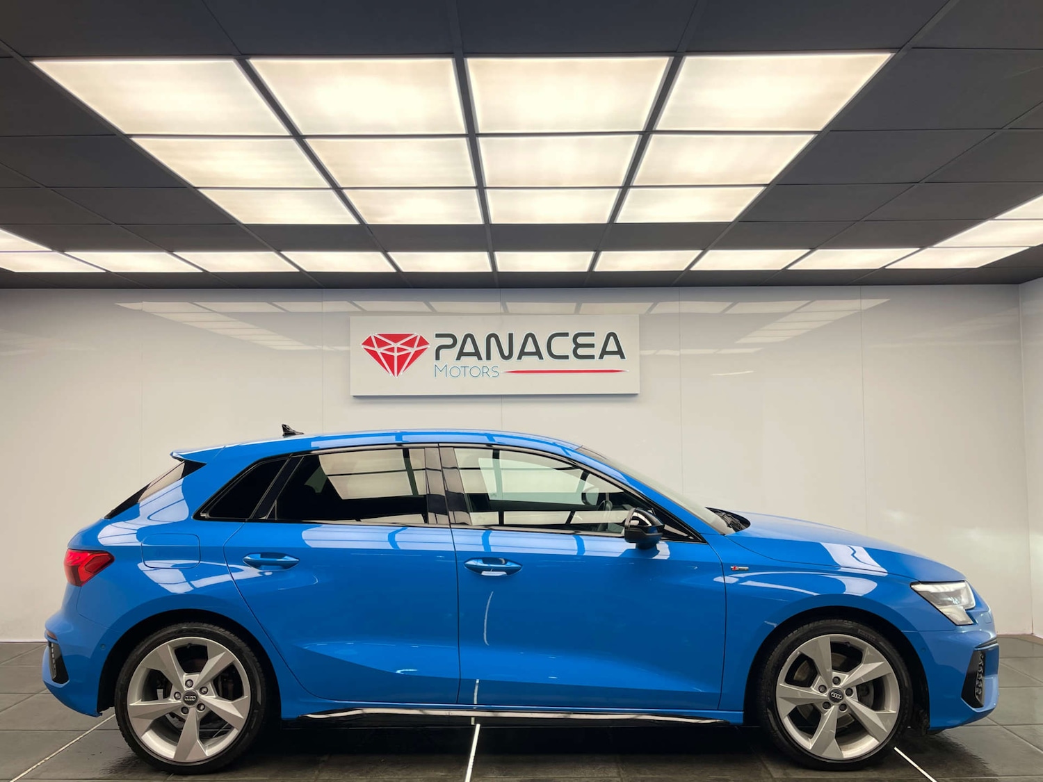 Used Audi A3 2020 for sale - 76863459: Photo 2