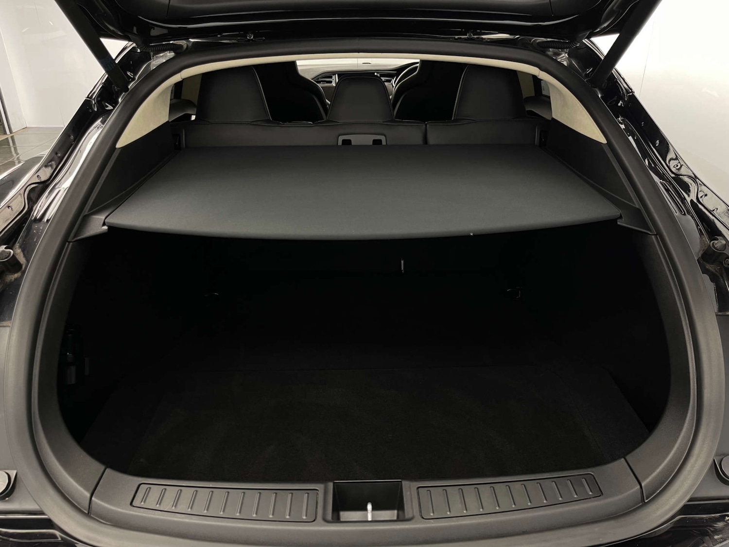 Used Tesla Model S 2016 for sale - 76393385: Photo 33