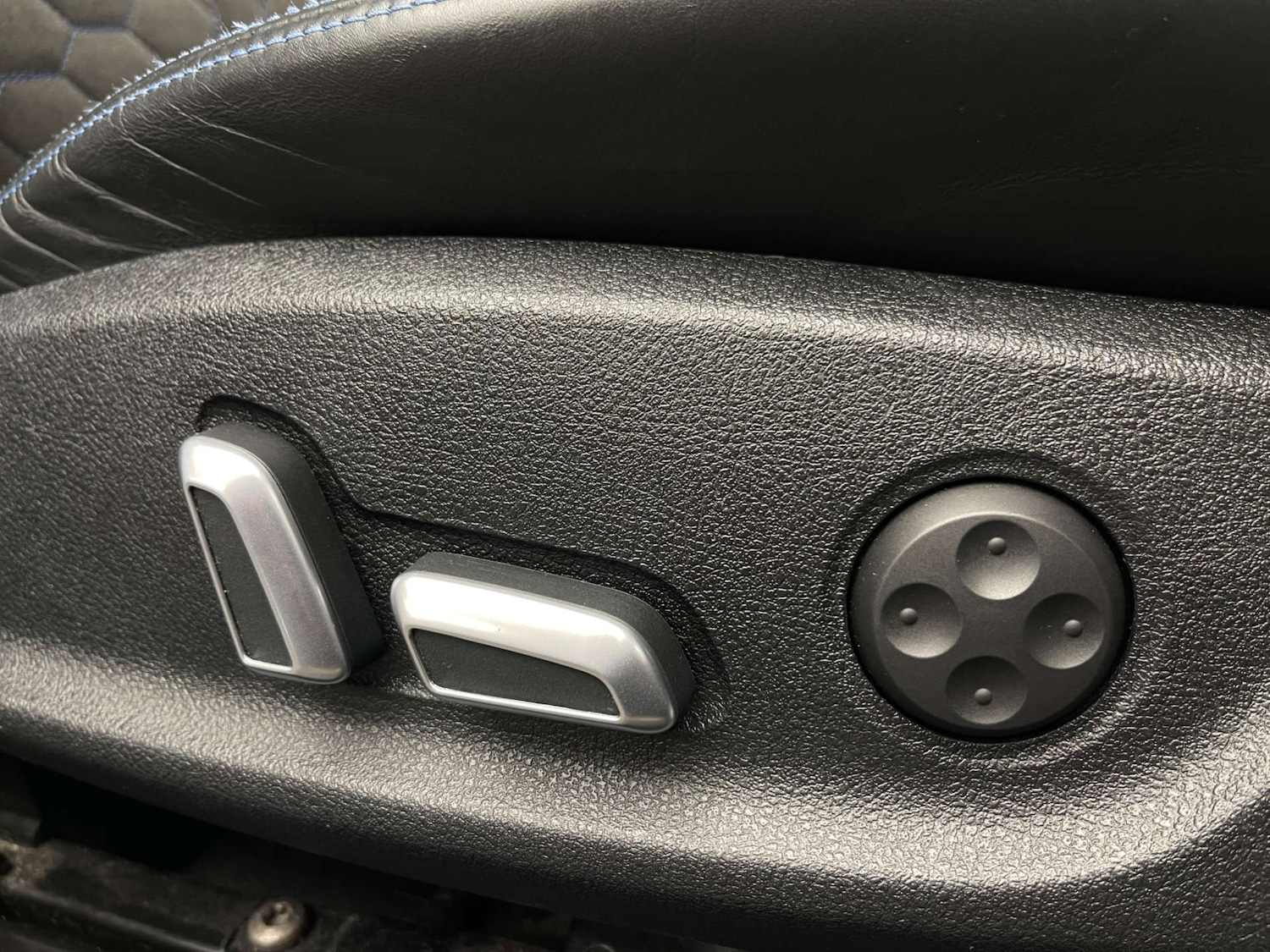 Used Audi RS6 Avant 2018 for sale - 78094425: Photo 18