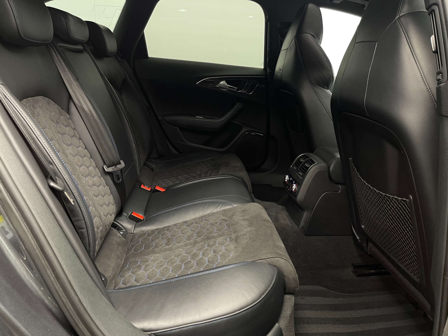 Used Audi RS6 Avant 2018 for sale - 78094425: Photo 28