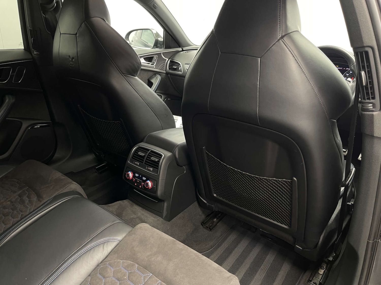 Used Audi RS6 Avant 2018 for sale - 78094425: Photo 30