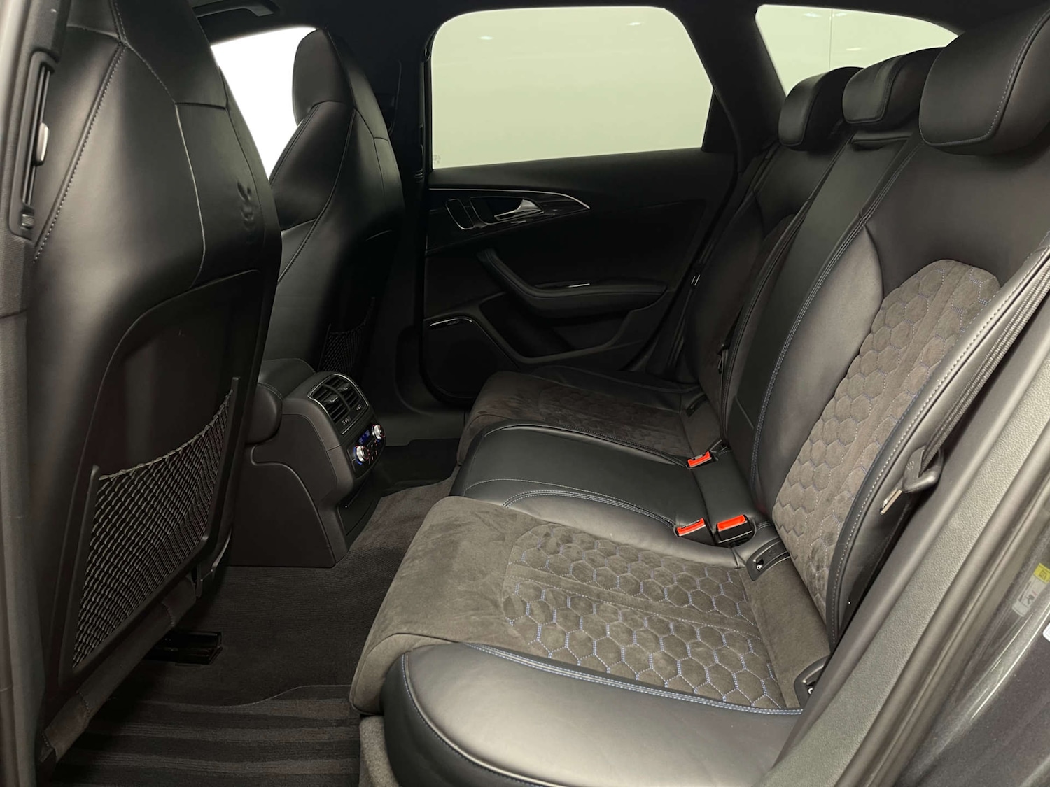 Used Audi RS6 Avant 2018 for sale - 78094425: Photo 48