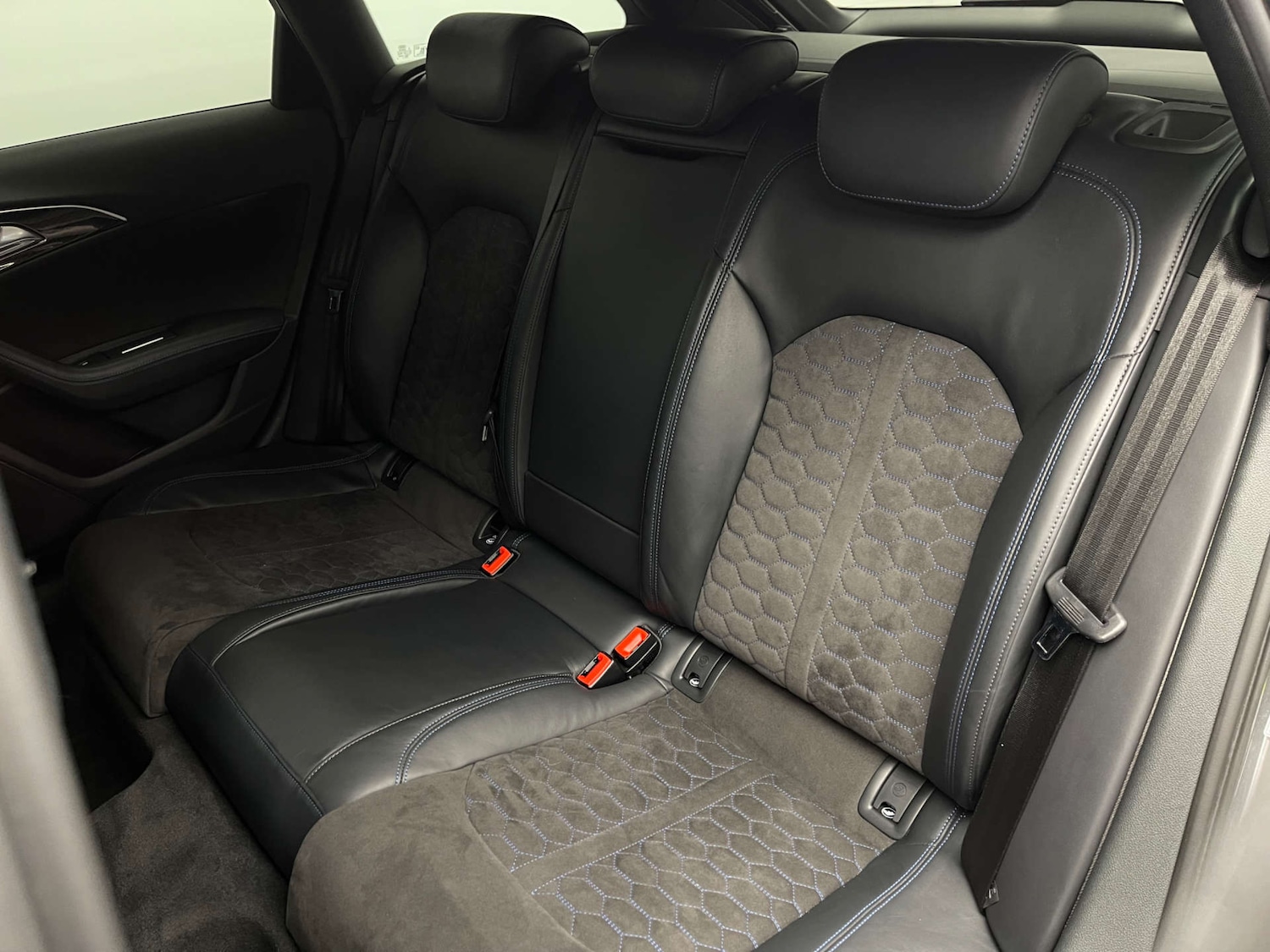 Used Audi RS6 Avant 2018 for sale - 78094425: Photo 49