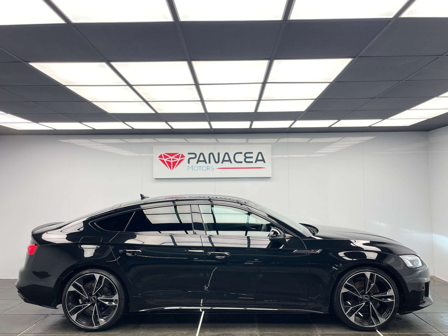 Used Audi A5 2022 for sale - 77195871: Photo 2