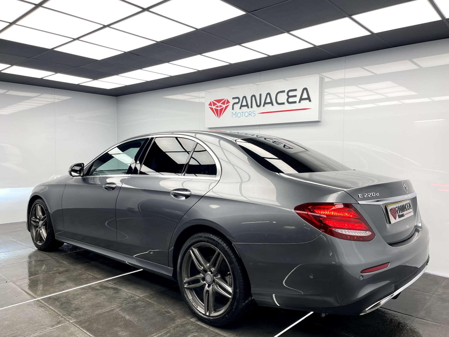 Used Mercedes-Benz E Class 2016 for sale - 76665415: Photo 10