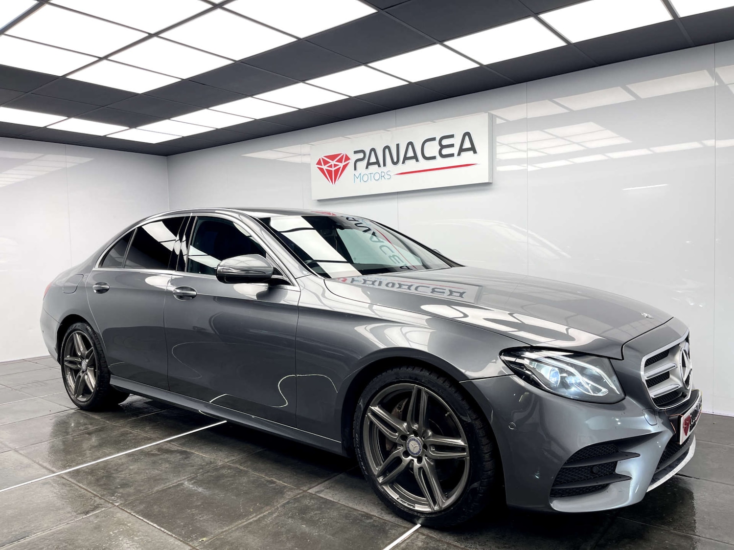 Used Mercedes-Benz E Class 2016 for sale - 76665415: Photo 4
