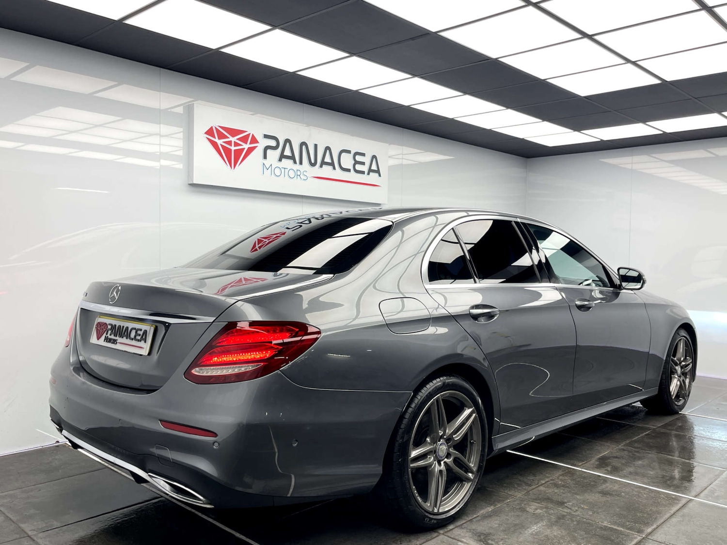 Used Mercedes-Benz E Class 2016 for sale - 76665415: Photo 5