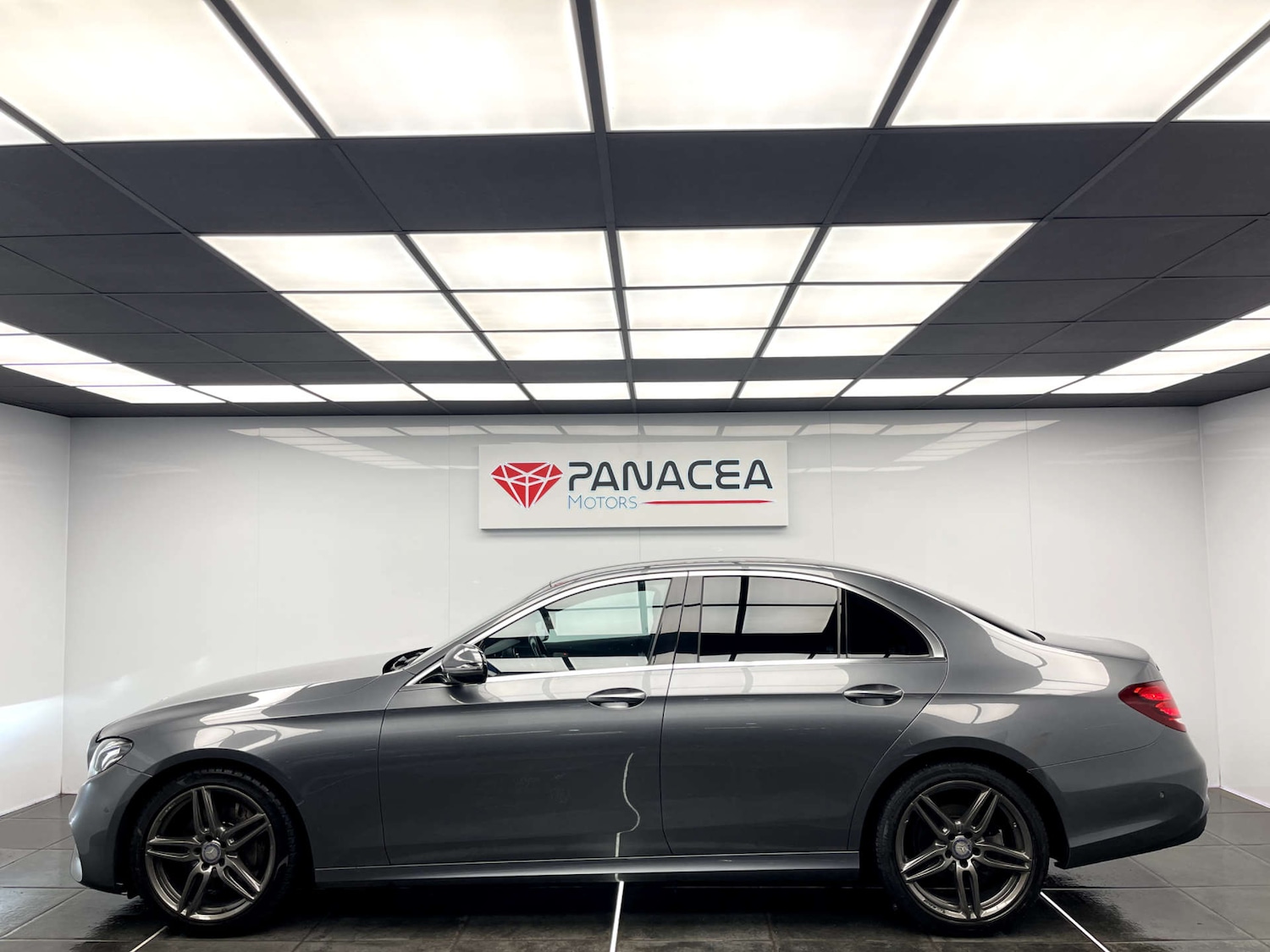 Used Mercedes-Benz E Class 2016 for sale - 76665415: Photo 8