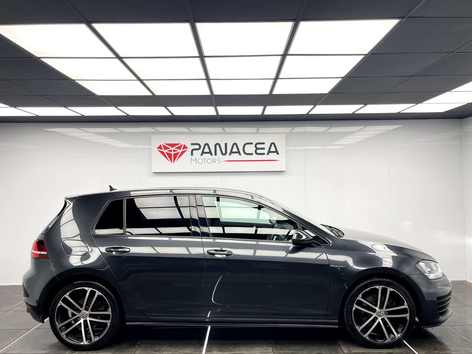 Used Volkswagen Golf 2014 for sale - 76751440: Photo 2