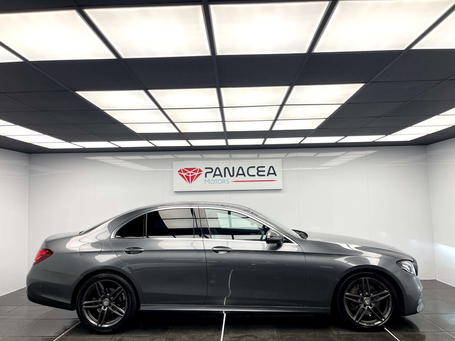 Used Mercedes-Benz E Class 2017 for sale - 76438964: Photo 3