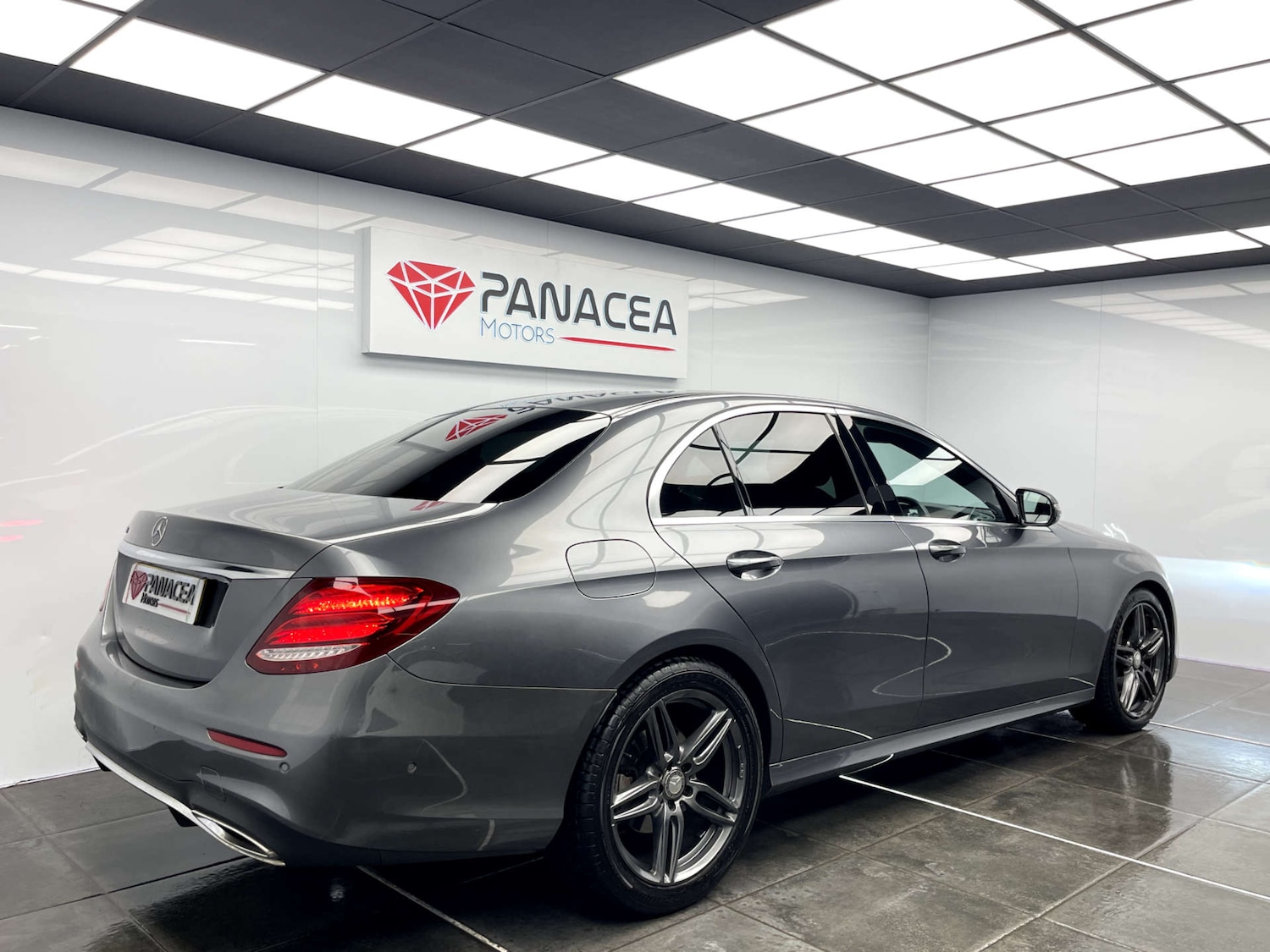 Used Mercedes-Benz E Class 2017 for sale - 76438964: Photo 5