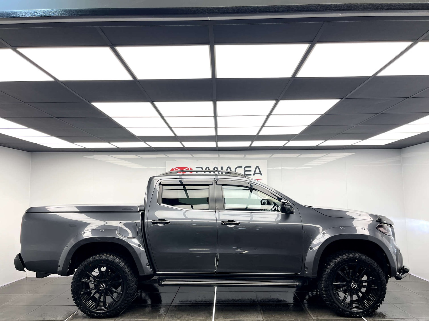 Used Mercedes-Benz X Class 2018 for sale - 77025184: Photo 2