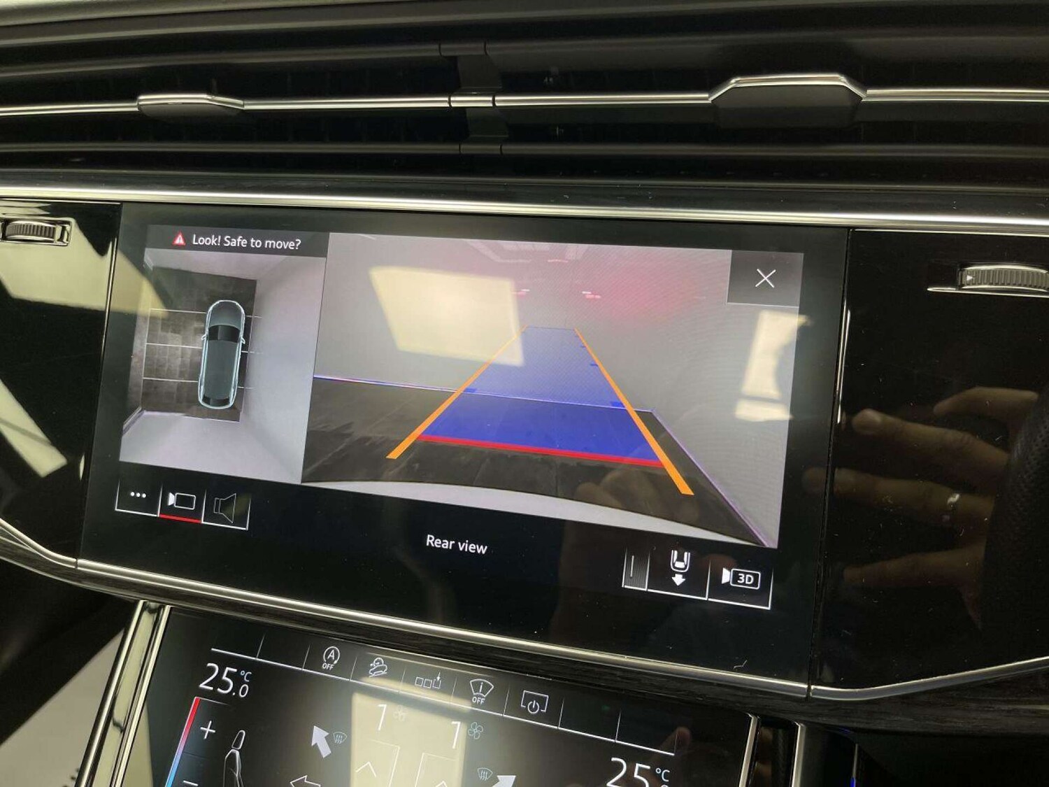 Used Audi Q8 2020 for sale - 76126413: Photo 29