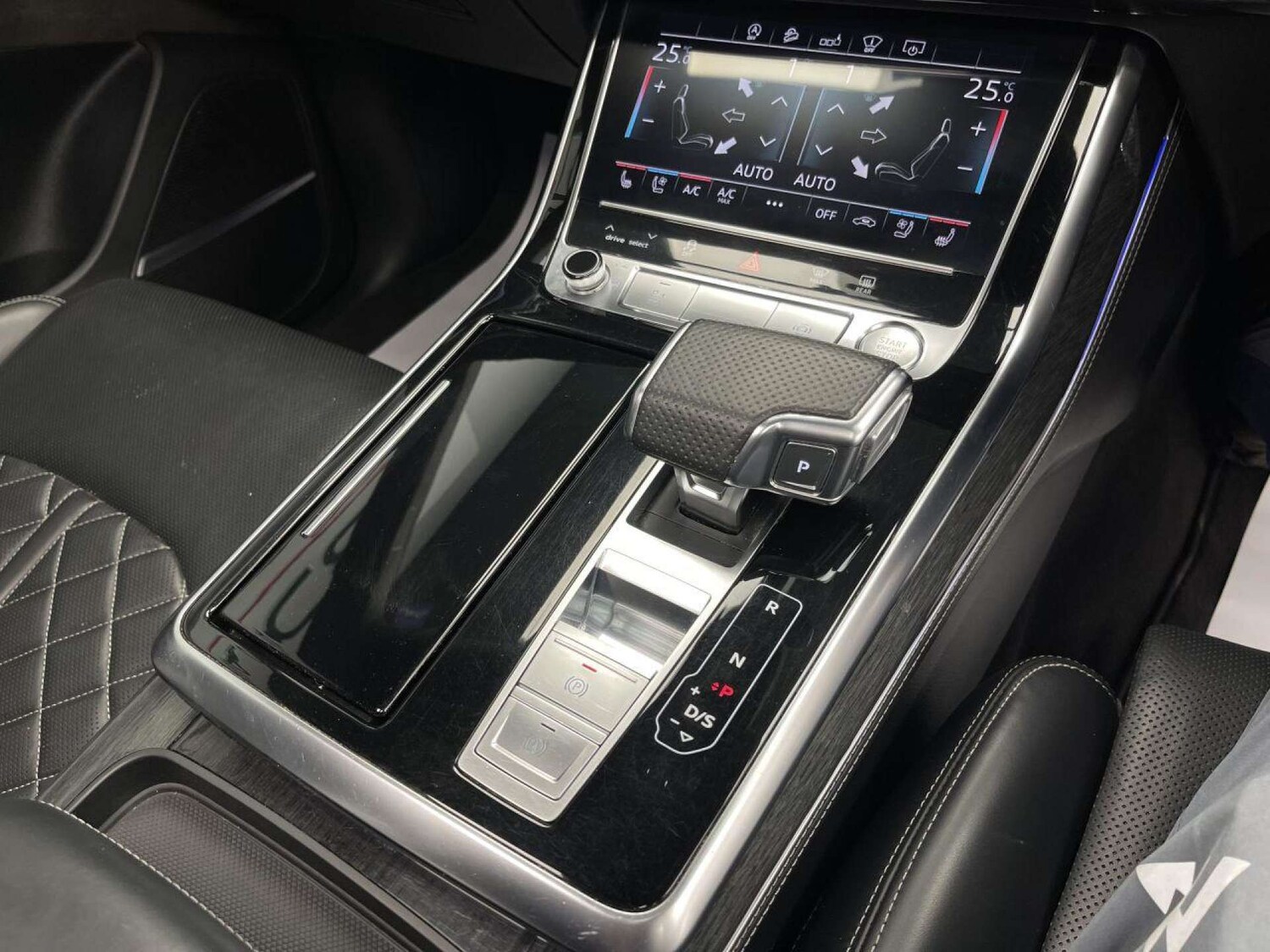 Used Audi Q8 2020 for sale - 76126413: Photo 31