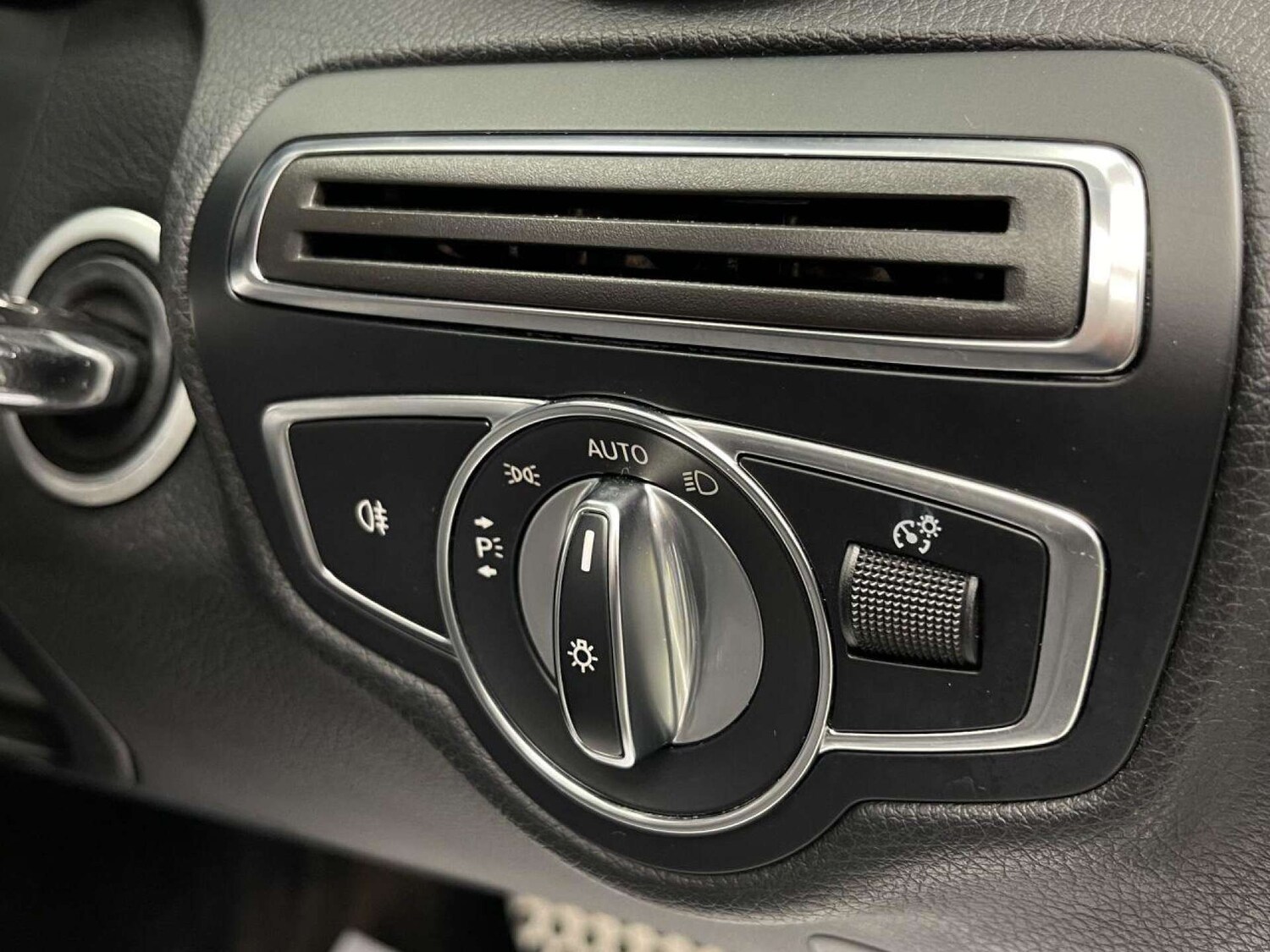 Used Mercedes-Benz C Class 2018 for sale - 76263513: Photo 34