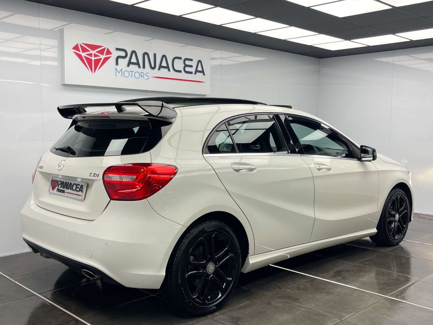 Used Mercedes-Benz A-Class 2015 for sale - 77702607: Photo 3