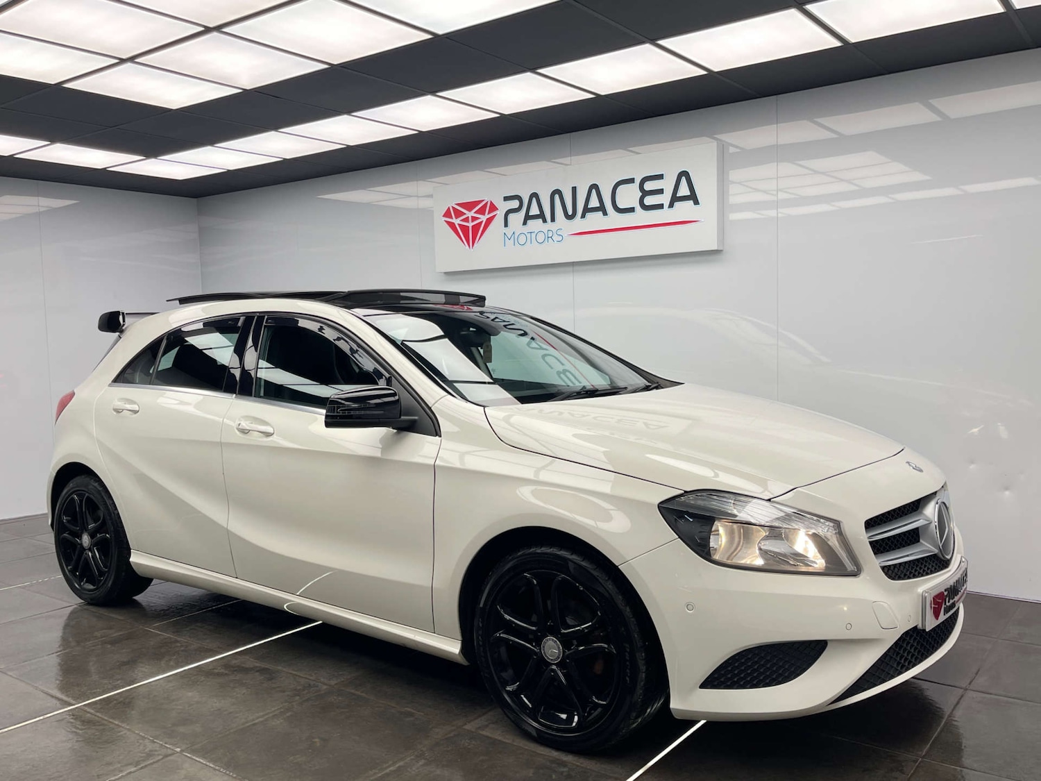 Used Mercedes-Benz A-Class 2015 for sale - 77702607: Photo 4