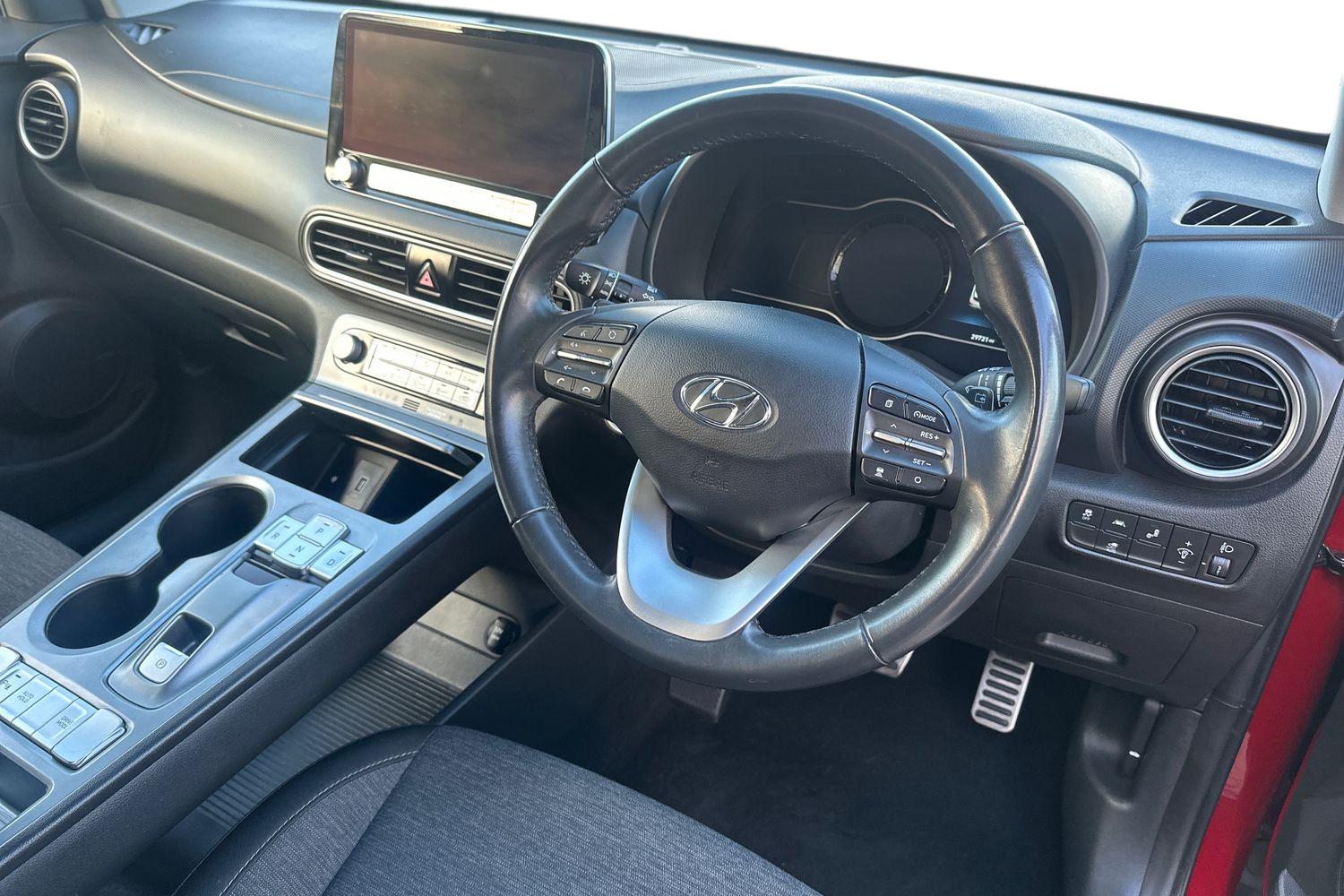 Used Hyundai KONA 2020 for sale - 76310427: Photo 2