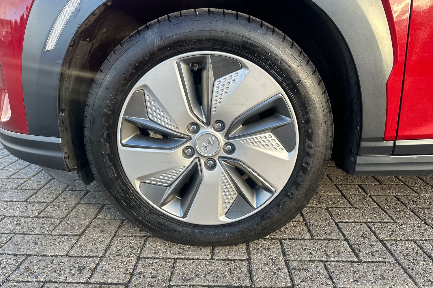 Used Hyundai KONA 2020 for sale - 76310427: Photo 3