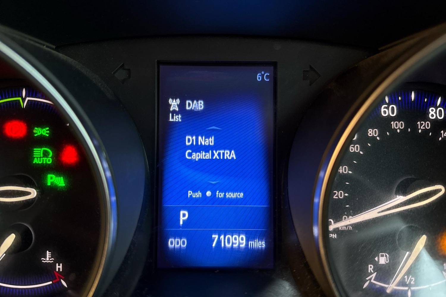 Used Toyota C-HR 2018 for sale - 77196289: Photo 13