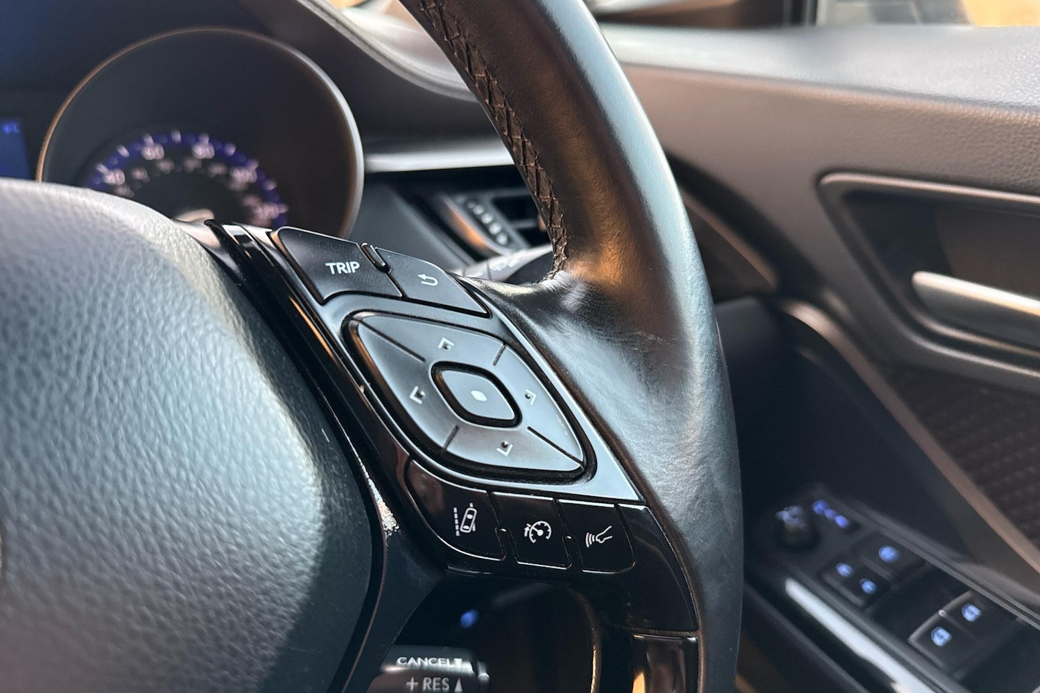 Used Toyota C-HR 2018 for sale - 77196289: Photo 16