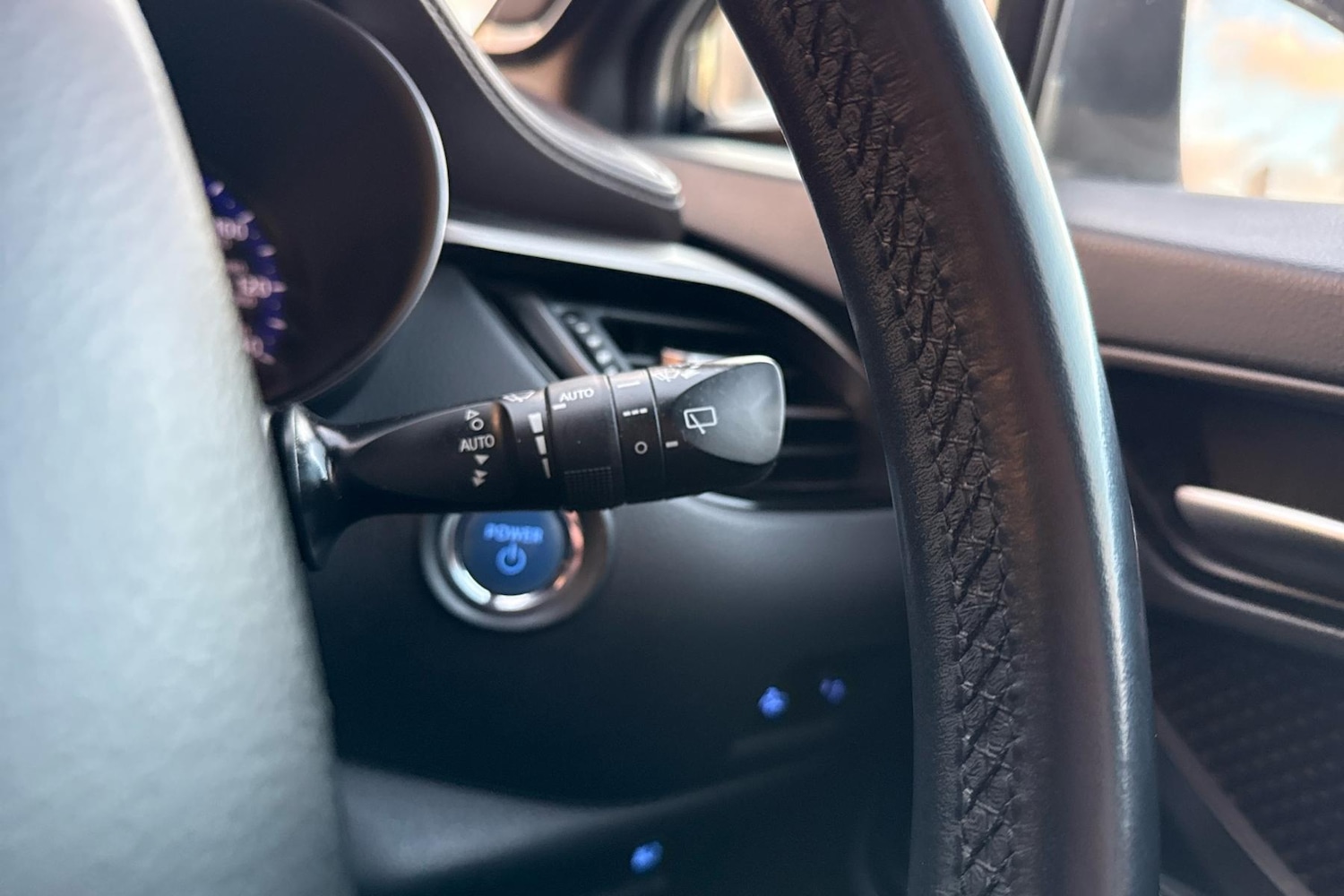 Used Toyota C-HR 2018 for sale - 77196289: Photo 18