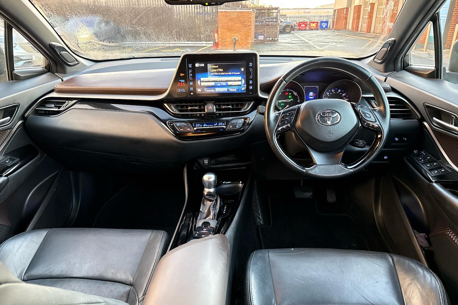 Used Toyota C-HR 2018 for sale - 77196289: Photo 4
