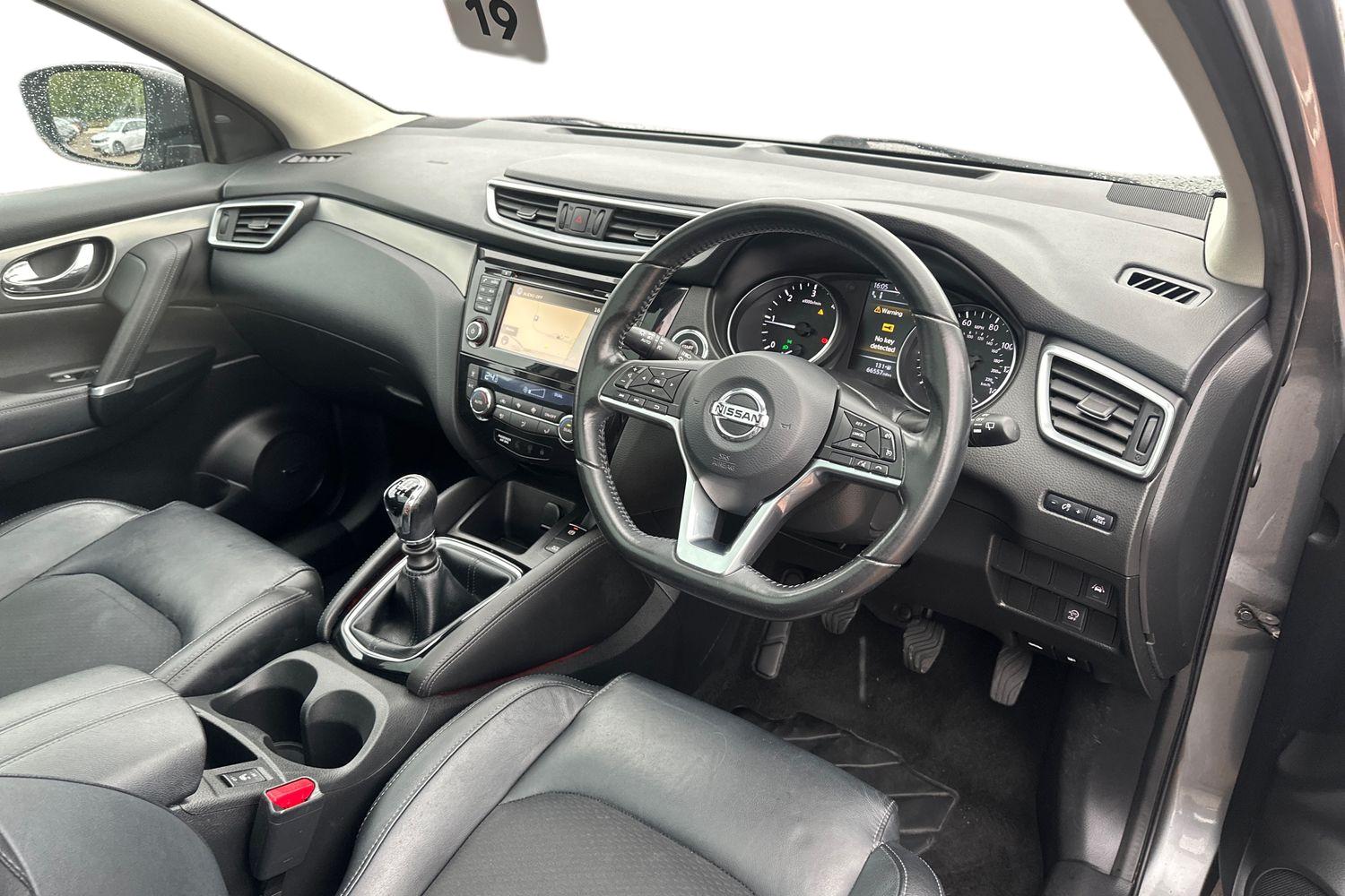 Used Nissan Qashqai 2017 for sale - 76113116: Photo 2