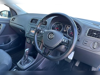 Used Volkswagen Polo 2016 for sale - 78951149: Photo