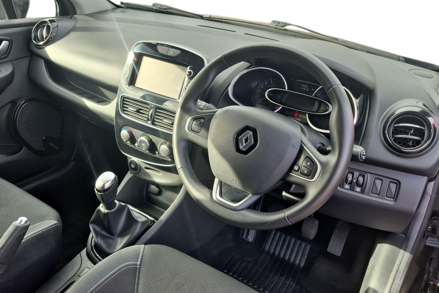Used Renault Clio 2018 for sale - 78075233: Photo 2