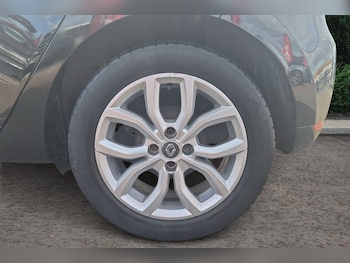 Used Renault Clio 2018 for sale - 78075233: Photo