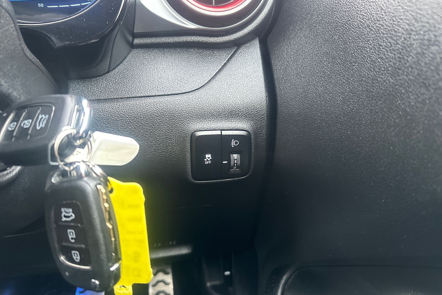 Used Hyundai i10 2023 for sale - 77996379: Photo 16