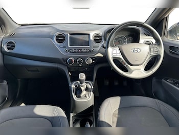 Used Hyundai i10 2018 for sale - 75366379: Photo