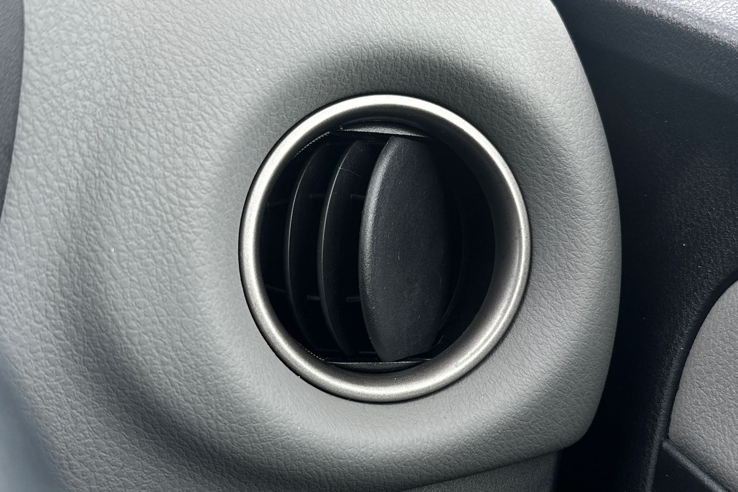 Used Toyota Yaris 2016 for sale - 76362364: Photo 17