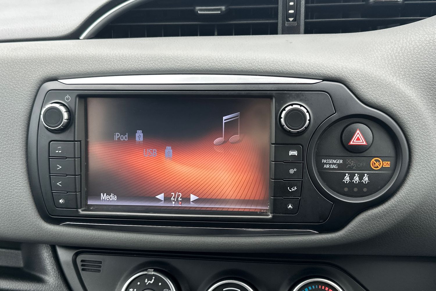 Used Toyota Yaris 2016 for sale - 76362364: Photo 25