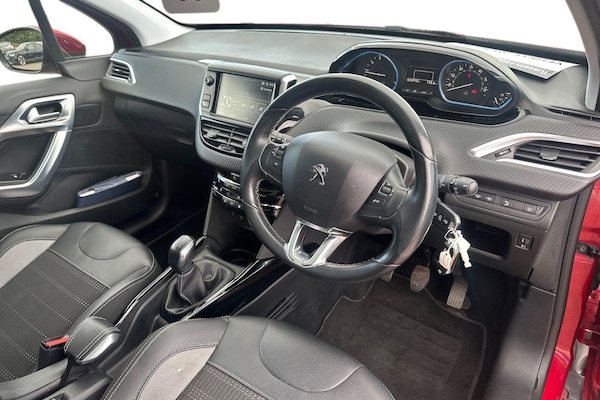 Used Peugeot 2008 2019 for sale - 76034444: Photo 2