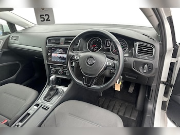 Used Volkswagen Golf 2018 for sale - 75734566: Photo