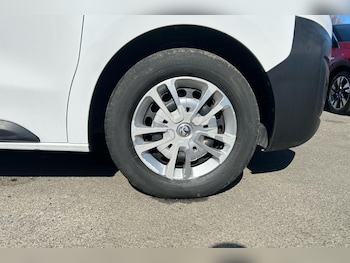 Used Vauxhall Vivaro 2019 for sale - 76298204: Photo 3