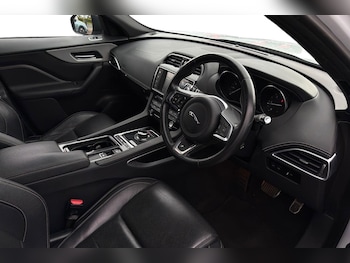 Used Jaguar F-Pace 2018 for sale - 78554281: Photo