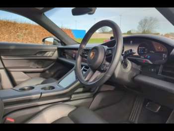 Used Porsche Taycan 2022 for sale - 74340258: Photo