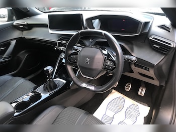 Used Peugeot 2008 2022 for sale - 77649488: Photo