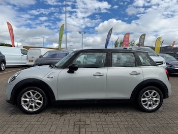 Used MINI Hatch 2018 for sale - 78937105: Photo