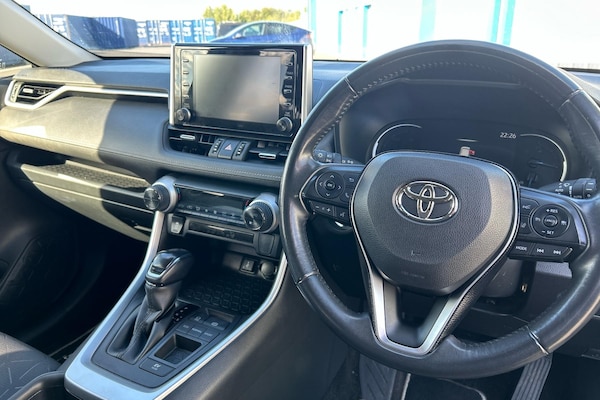 Used Toyota RAV4 2021 for sale - 76274343: Photo 2