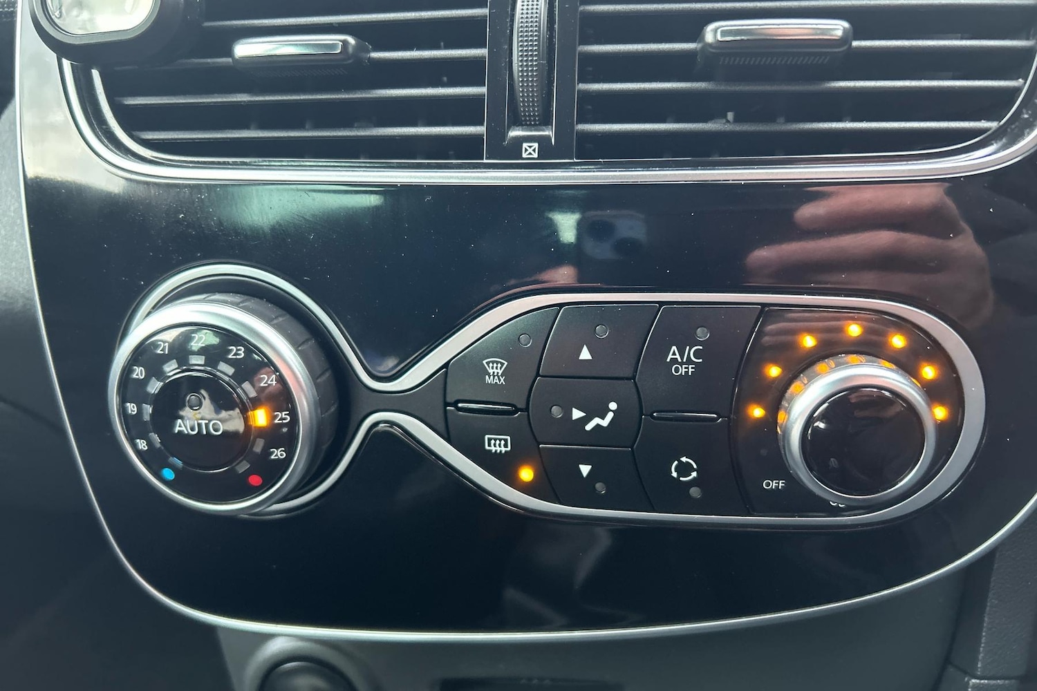 Used Renault Clio 2019 for sale - 77123836: Photo 23