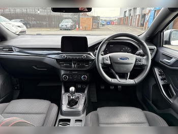 Used Ford Focus 2021 for sale - 77240033: Photo